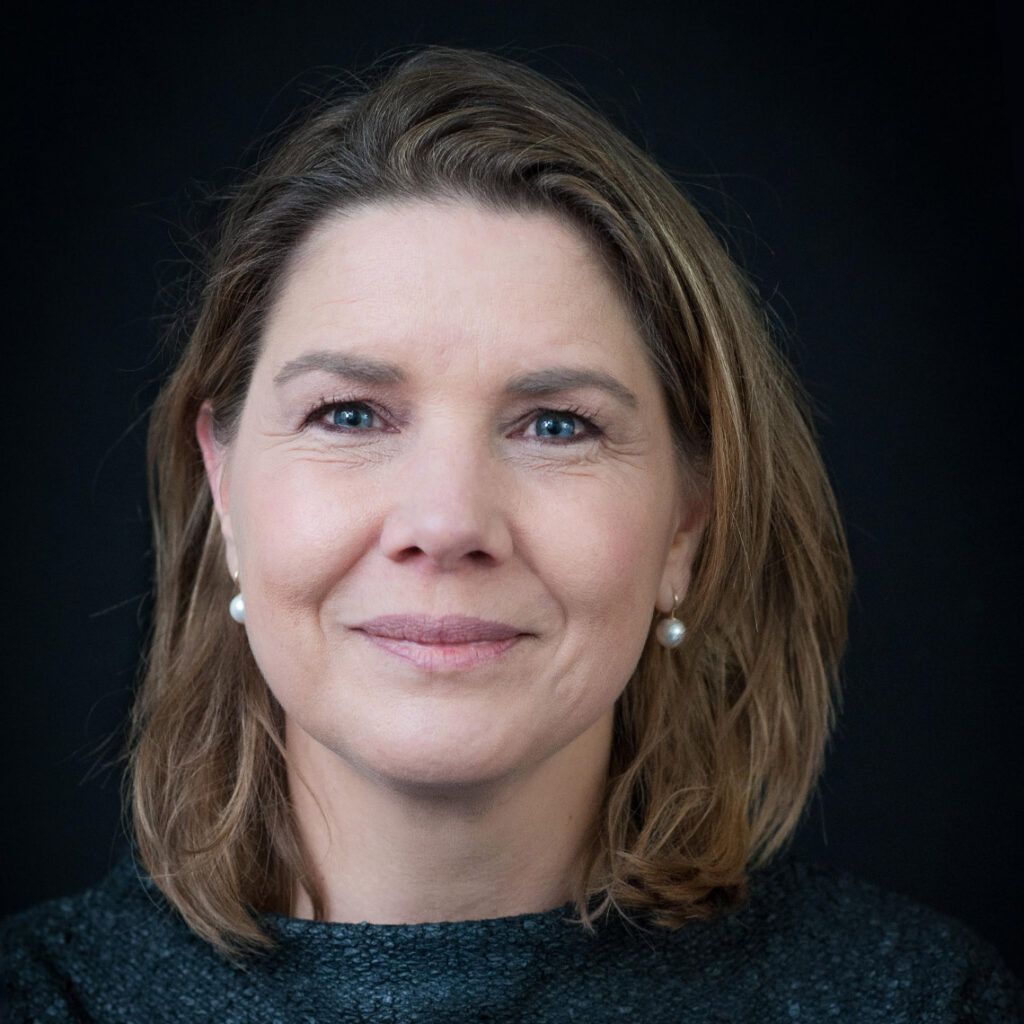 Communication for culture and transformation. Discover how I guide leaders and teams through meaningful change with strategy and creativity.